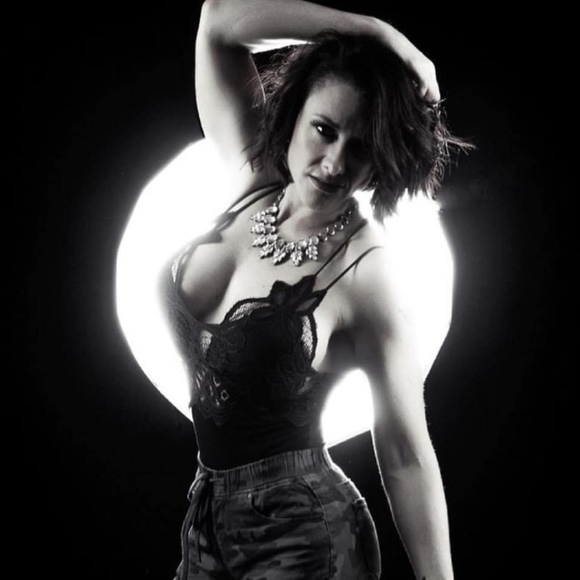 Meet your Posher, Heather - Picture 1 of 1